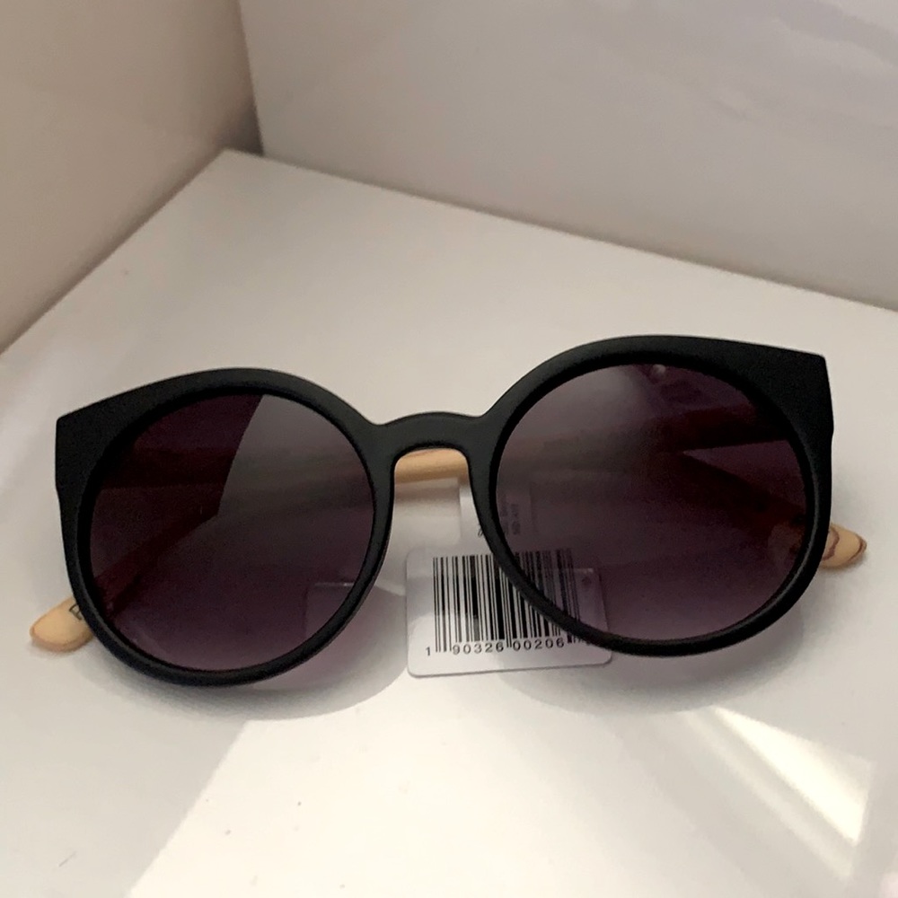 NWT Perverse Beryl Cat-eye Sunglasses